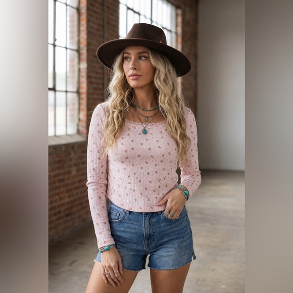 NWT Very J Teddy Bear Floral Print Long Sleeve Lace Neckline Top Shirt Pink - Picture 2 of 7